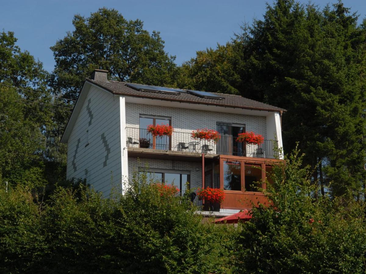 Modish Holiday Home In Waimes With Sauna المظهر الخارجي الصورة